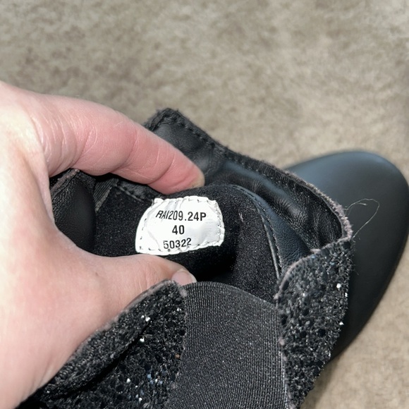 Black Glitter Detail Rain Boots - Picture 5 of 6